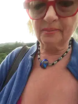 Snapshot of MucMilf59 chatting on 04-30-26, 06:37 MucMilf59 online show from 04-30-26, 06:37