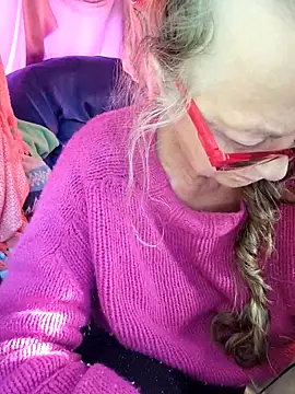 Snapshot of MucMilf59 chatting on 03-21-25, 07:33 MucMilf59 online show from 03-21-25, 07:33