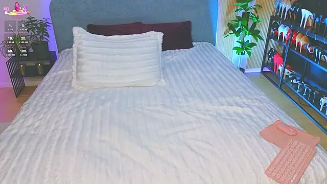 Kira from UA online show from 02-10-26, 06:01