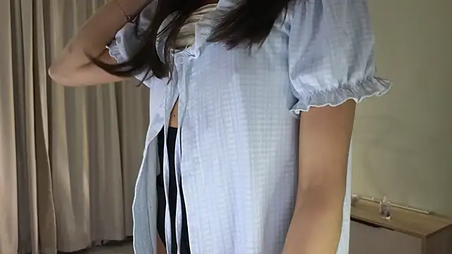 JuliaBeng online show from 03-07-25, 05:49