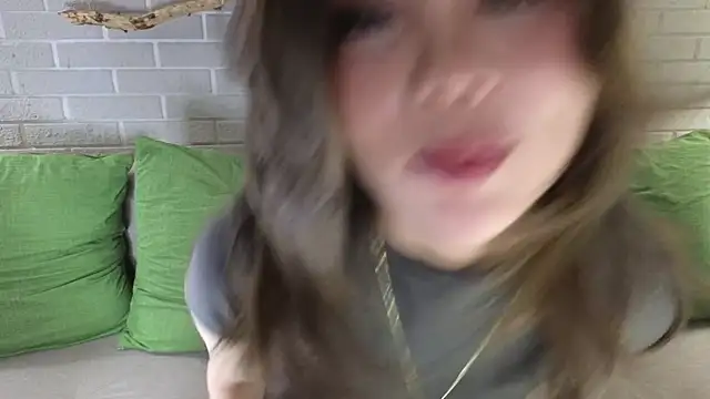 Snapshot of JuliaBeng chatting on 05-16-26, 03:33 JuliaBeng online show from 05-16-26, 03:33
