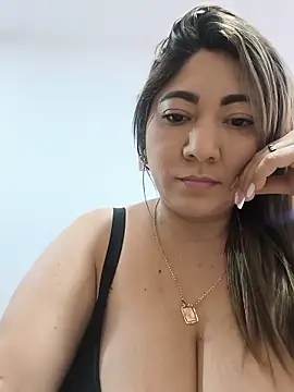 kendra fire online show from 05-13-26, 02:13