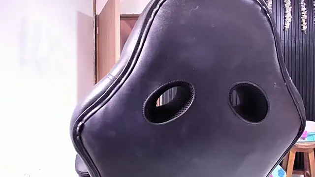 Snapshot of lalanaughty chatting on 05-26-26, 11:41 lalanaughty online show from 05-26-26, 11:41