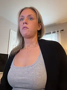 Kay Cakes online show from 11-11-25, 05:52