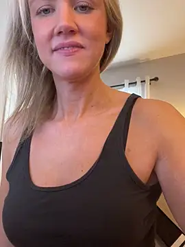 Kay Cakes online show from 12-17-25, 04:45