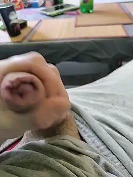 Snapshot of Steveschaw chatting on 10-18-25, 12:07 Steveschaw online show from 10-18-25, 12:07