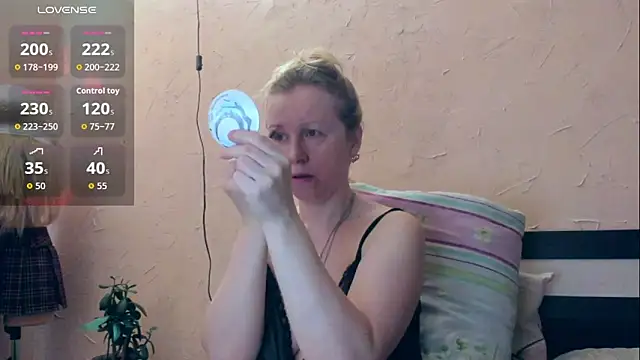 I AM MILF online show from 05-04-26, 07:11