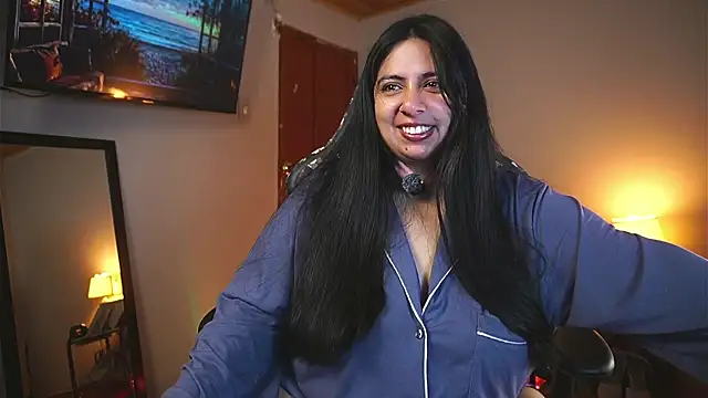 Snapshot of coraline_latin chatting on 04-28-26, 12:31 coraline latin online show from 04-28-26, 12:31