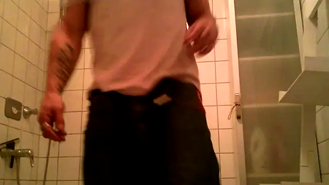 AthleticWomenizer2 online show from 11-16-25, 10:57