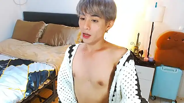 Snapshot of WildestTwink chatting on 05-17-26, 01:11 WildestTwink online show from 05-17-26, 01:11