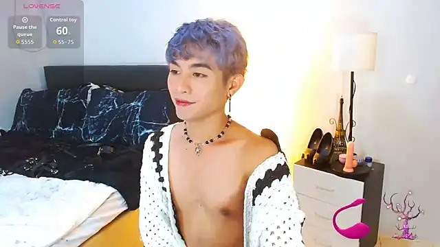 Snapshot of WildestTwink chatting on 04-21-26, 02:01 WildestTwink online show from 04-21-26, 02:01