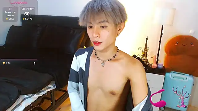 Snapshot of WildestTwink chatting on 05-09-26, 01:36 WildestTwink online show from 05-09-26, 01:36