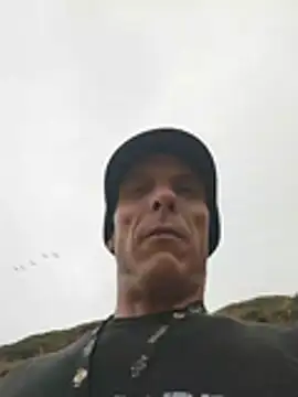 Snapshot of 415cali925 chatting on 07-05-26, 07:10 415cali925 online show from 07-05-26, 07:10