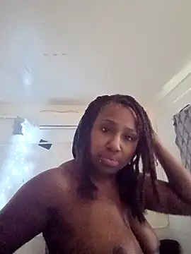 Xochillovemoney2 online show from 04-07-26, 10:44