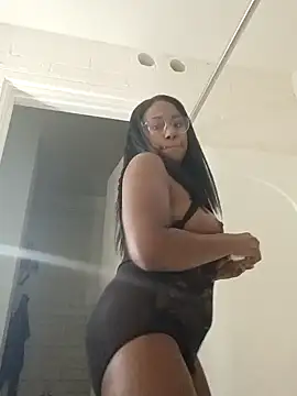 Xochillovemoney2 online show from 02-08-26, 07:11