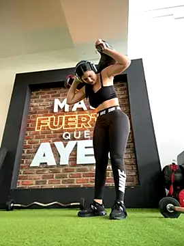 Carolina Novoa online show from 10-22-25, 03:22