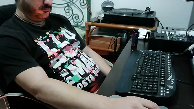 Italian dark desire online show from 11-26-25, 10:04