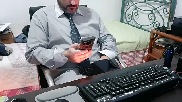 Italian dark desire online show from 12-04-25, 08:30