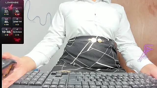 Snapshot of ReyleDoll chatting on 02-07-26, 10:07 ReyleDoll online show from 02-07-26, 10:07