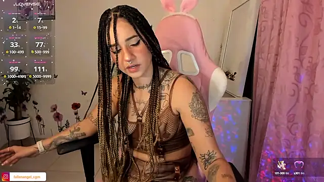 Snapshot of Fallengangel chatting on 02-02-25, 08:56 Fallengangel online show from 02-02-25, 08:56