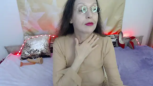 SylviaFoxy online show from 05-15-26, 07:50