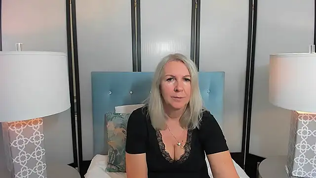 EricaTop online show from 10-27-25, 05:58