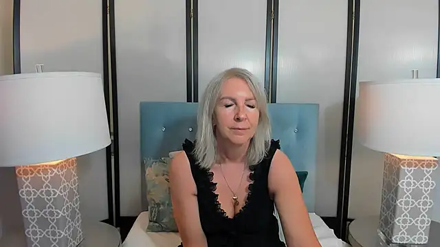 EricaTop online show from 06-11-26, 08:17