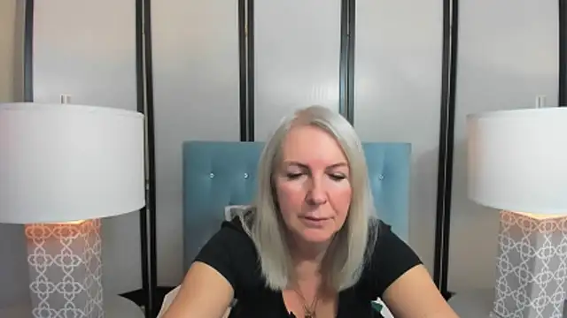 EricaTop online show from 11-26-25, 05:13