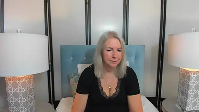 EricaTop online show from 10-25-25, 05:06