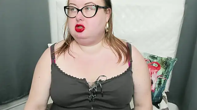 Snapshot of dirtyBonnie chatting on 02-10-25, 09:04 dirtyBonnie online show from 02-10-25, 09:04