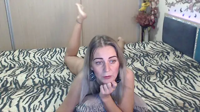 Snapshot of MirabelaSweet chatting on 10-08-25, 04:58 MirabelaSweet online show from 10-08-25, 04:58