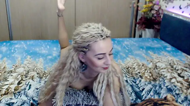 Snapshot of MirabelaSweet chatting on 03-19-25, 06:46 MirabelaSweet online show from 03-19-25, 06:46