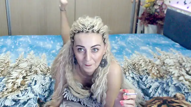 Snapshot of MirabelaSweet chatting on 03-18-25, 04:39 MirabelaSweet online show from 03-18-25, 04:39