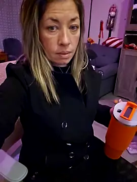 Snapshot of _NinaLuvSins_ chatting on 11-23-25, 11:26 NinaLuvSins online show from 11-23-25, 11:26