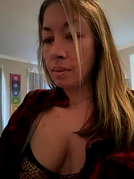 Snapshot of _NinaLuvSins_ chatting on 10-08-25, 03:35 NinaLuvSins online show from 10-08-25, 03:35