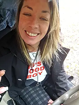 Snapshot of _NinaLuvSins_ chatting on 11-22-25, 03:44 NinaLuvSins online show from 11-22-25, 03:44