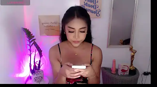 Snapshot of AsianMariaTs chatting on 03-09-25, 02:21 AsianMariaTs online show from 03-09-25, 02:21