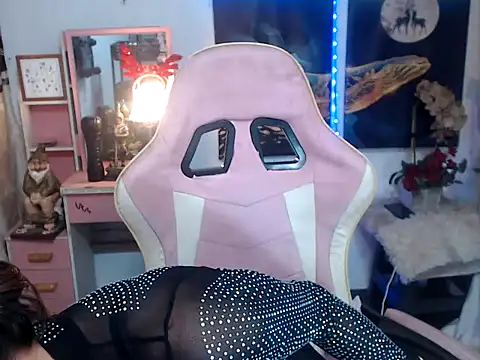 Snapshot of AsianMariaTs chatting on 10-06-25, 01:56 AsianMariaTs online show from 10-06-25, 01:56