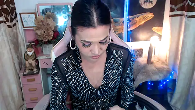 Snapshot of AsianMariaTs chatting on 10-20-25, 03:45 AsianMariaTs online show from 10-20-25, 03:45