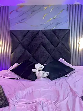 Zafira Alabi online show from 02-18-26, 04:58