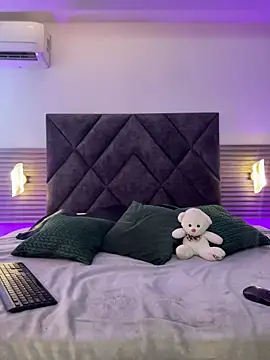 Zafira Alabi online show from 04-18-26, 06:21