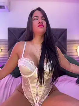 Zafira Alabi online show from 04-28-26, 04:11