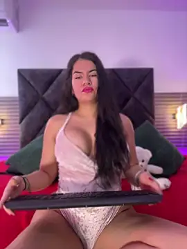 Zafira Alabi online show from 06-07-26, 03:39