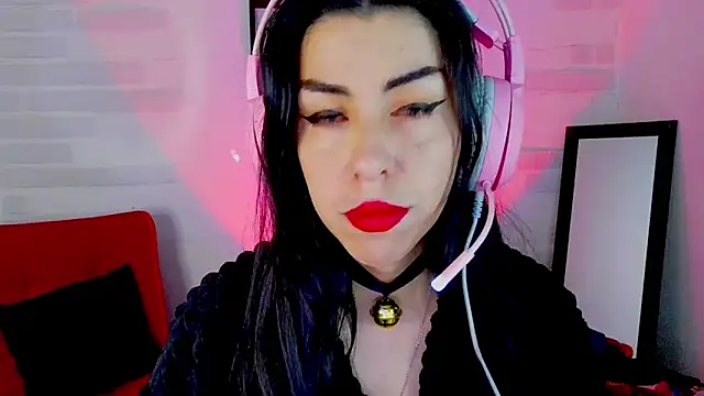Snapshot of sky_girl1 chatting on 10-21-25, 02:44 sky girl1 online show from 10-21-25, 02:44