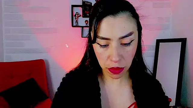 Snapshot of sky_girl1 chatting on 10-08-25, 02:35 sky girl1 online show from 10-08-25, 02:35