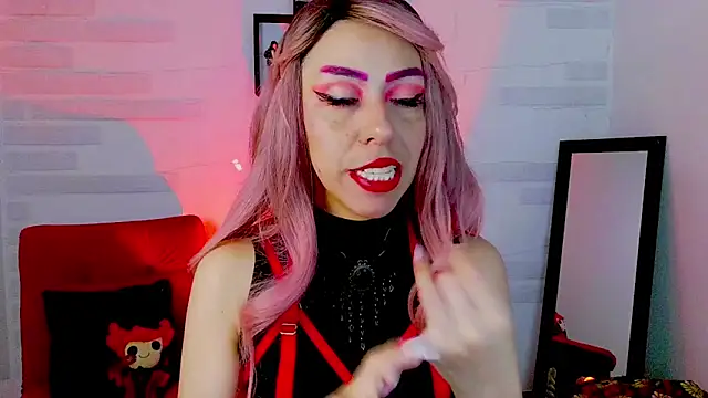 Snapshot of sky_girl1 chatting on 10-04-25, 02:46 sky girl1 online show from 10-04-25, 02:46