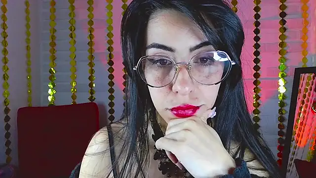 Snapshot of sky_girl1 chatting on 03-08-25, 03:39 sky girl1 online show from 03-08-25, 03:39