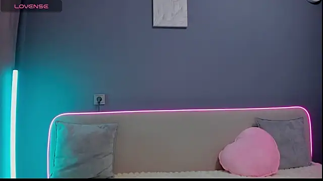 Malika Lisan online show from 03-16-26, 01:46