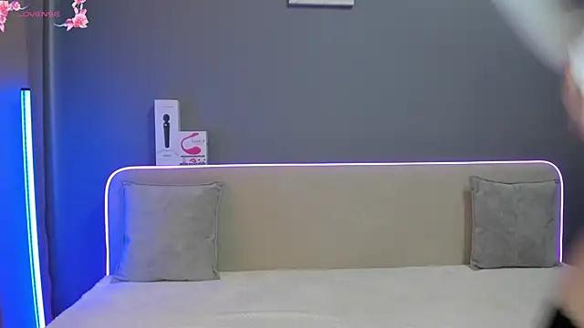 Malika Lisan online show from 10-16-25, 02:42