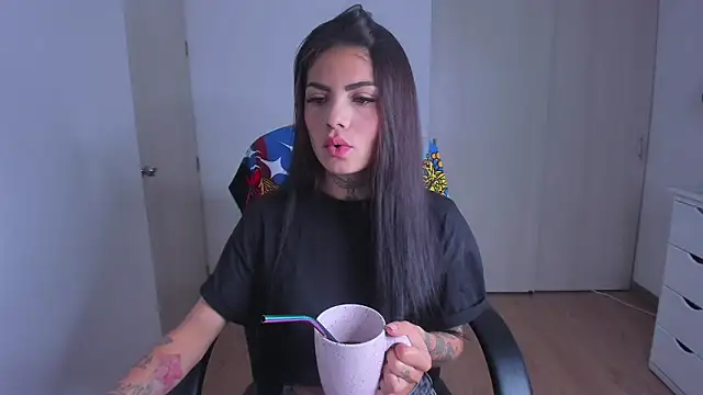 Snapshot of Lisegg_ chatting on 06-02-26, 10:15 Lisegg online show from 06-02-26, 10:15